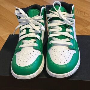 Jordan Kids Green and White Sneakers